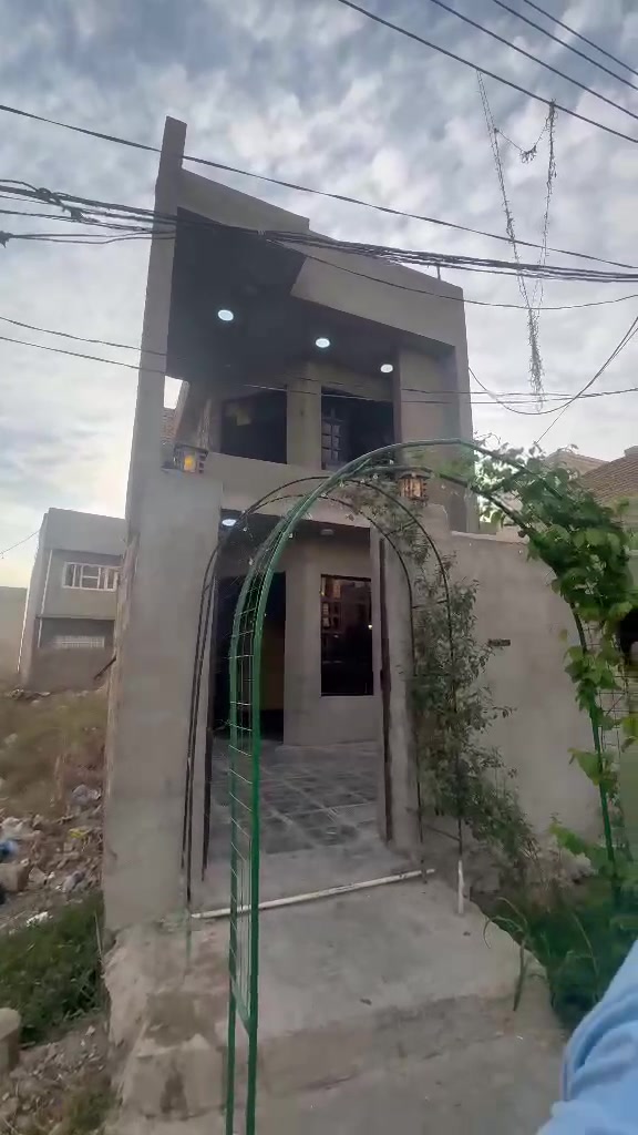السلام عليكم بيت للبيع موقع بعقوبة شفته بضهر قاعة بيانو من قرّب المولدة
طابو زراعي سند ٢٥ المساحة ١٠٠ متر موقع جميل السعر ٧٠ الاستفسار ع رقم ***********
