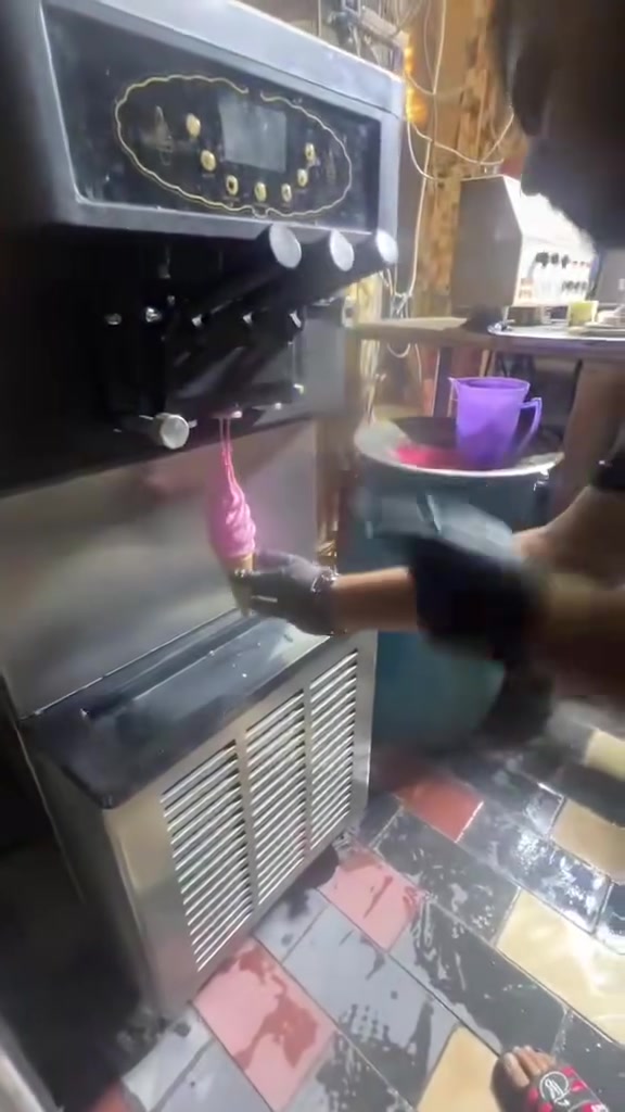 سلام عليكم مكينه سوفت سنكل فيز اخت جديده غنيه عن تعريف دبل كمبريسر تبريد احواض غلاط سكاكين سل ستيل ع فحص ع ضمان مكاني بغداد ***********

