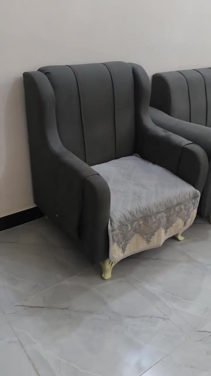 عشر مقاعد  مكانه بل مشتل   كلش نضيف   سعره ٣٠٠   ***********

