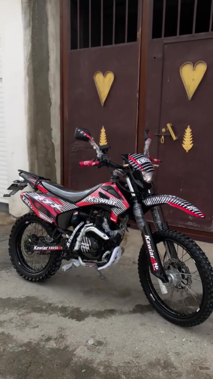 كەویار KW250 • ٢٠٠cc • مودێل ٢٠٢٢