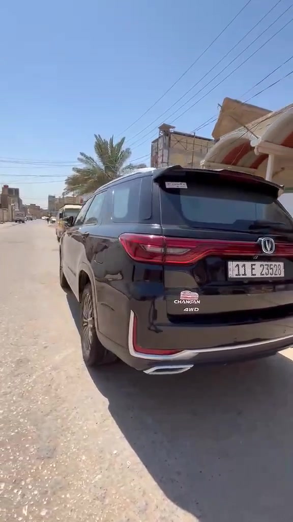 السلام عليكم سيارة شانجان cs95موديل 22رقم بغداد انكليزي
سيارة رياضية متعددة الاستخدامات
عائلية كبيرة الحجم 7راكب 3صفوف
ماشية 60 الف
نضام دفع رباعي 4WD
ودفع امامي
تبريد مركزي
محرك 2000تيربو
سعة الخزان 74لتر
فئة رويال اعلى فئة بالشانجان من ناحية المواصفات
بانوراما كامل اضائة امامي خلفي بتقنية LED
امكانية طي المقاعد الصف والثالث لزيادة مساحة التخزين مقاعد جلدية كاملة شاشة لمس ونضام صوتي فاخر خاصية المساج في المقاعد الامامية ونضام تكيف هواء اوتوماتيك مع فتحات تهوية للمقاعد الخلفية ونضام كاميرات محيطية 360 درجة مع خاصية التسجيل الرباعي
نضام تثبيت السرعه AcC
لاستشعار الحركة والمركبات الامامية
نضام التحذير من الاصطدام الامامي والفرامل الطارئة الذكية وسائد هوائية متكاملة امامية وجانبية وستائرية نضام الثبات الالكتروني للمساعدة في النزول  والصعود على المنحدرات ومقاعد جلدية تحكم كهربائي وخزن ذاكرة ٣ وضعيات
شاحن لاسلكي ونضام تشغيل عن بعد ونضام خرائط وتوصيل الهاتف الذكي نضام التحذير من مغادرة المسار ونضام مراقبة الاطارات وجنطة كهربائي مع خاصية الفتح بالقدم المكان نجف رقم الهاتف ***********
السعر 190$ورقة وبيه مجال
