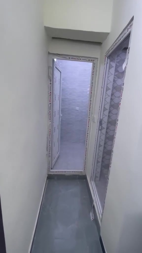 شقق للإيجار زيرو ممسكونه طابق اول وثاني متكونه من غرفه وصاله وخدمات ودرج مريح الموقع الاعظميه الكم راغبه خاتون قرب الخدمي وقرب نزار ابو الانشائيه للاستفسار ***********
