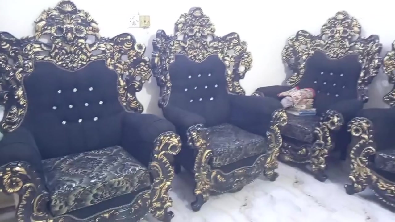 السلام عليكم شباب تخم ملكي بي ست مقاعد النظافه 98 على 100 السعر مليون وبي مجال المكان العبيدي  السفير شهداء ثانيه رقم الاستفسار *********** واتساب
