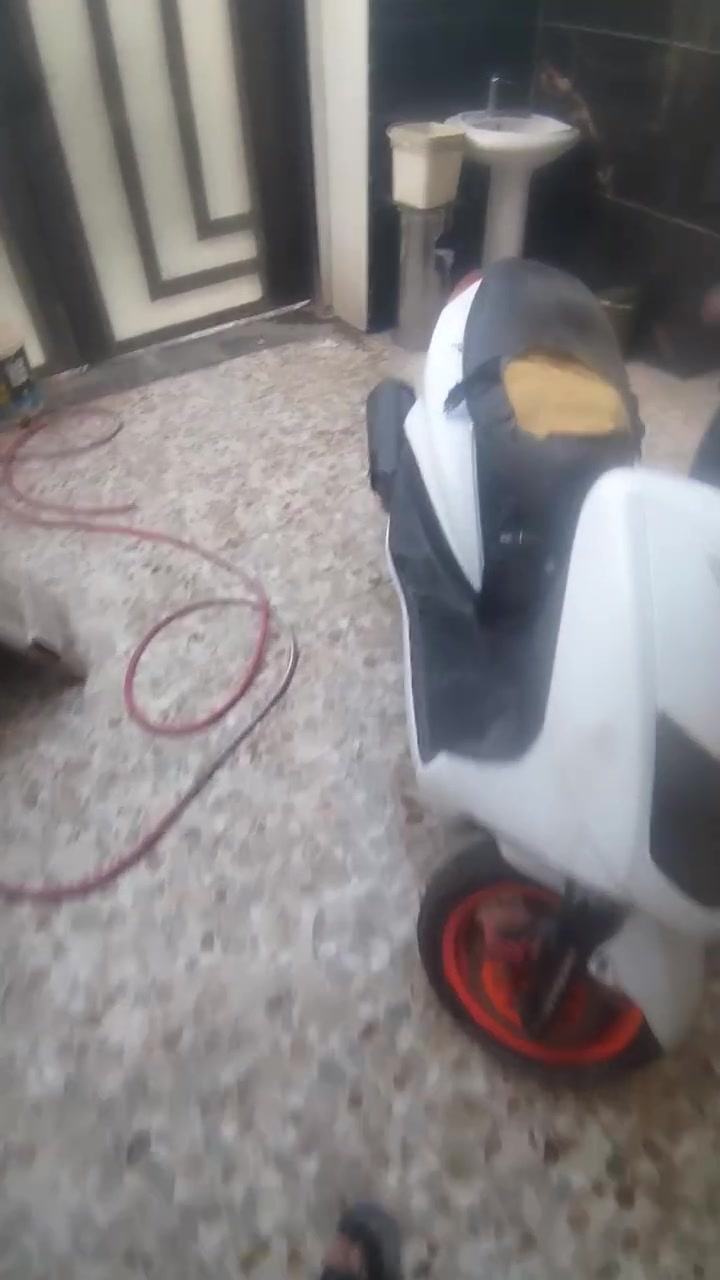 سلام عليكم اخواني هاي سكنس نثيه 140 دراجه جنت طالع بيها طفت حطيت بانزين ماشتغلت لحيت عليها بل سلف ماع عندي الواير الي موضح بل فيديو وامانة الله جانت شغاله لا تكطيع ولا كل مشكلة بيها عراضها للبيع قيمها واخذها بما يرضي الله عنواني بغداد الشعب رقمي *********** واتساب فقط خاص مامتواجد بي
