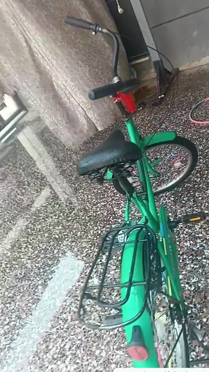 ***********
السلام عليكم بايسكل للبيع ياباني اصلي 
الحجم 20
الموديل 24
الون اخضر
السعر 80
وبي مجال حگ الجيه 
العنوان كربلاء حي العسكري العابد
