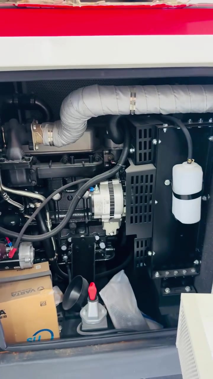 السلام عليكم 
✅مولدة كاتم النوع ازوزة الحجم 40kv
اصلية وتتحمل كافة الضروف 
راس التوليد ستامفورد الاصلي نحاس 100%
1️⃣المولدة مشتغلة 400 ساعه فقط 
✅وبضمان 1000 ساعه يعني باقي 600 ساعه بضمان كاتم 
الملحقات 
خزان وقود بحجم 500 لتر 
المولدة شرط مامفتوح بيها برغي 
كفالة عامه شرط الفحص تاخذ 
السعر 8 مليون دينار 
📍المكان ذي قار /سوق الشيوخ 
***********
