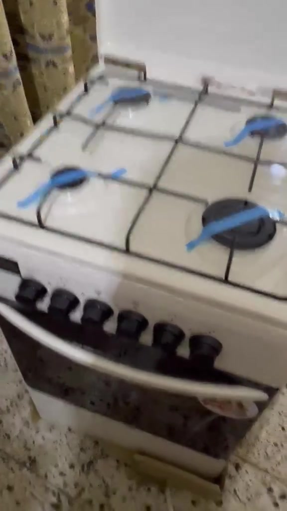 السلام عليكم طباخ اشتريته ب٢٢٥ الف البارحه اخذته اليوم احتاجيت واريد ابيعه ب٢٠٠ الف بعده بالكارتونه جديد قفل ٢٠٠ الف قياس ٥٠ ×٥٠ مكاني بغداد الحريه الدور رقم *********** واتساب
