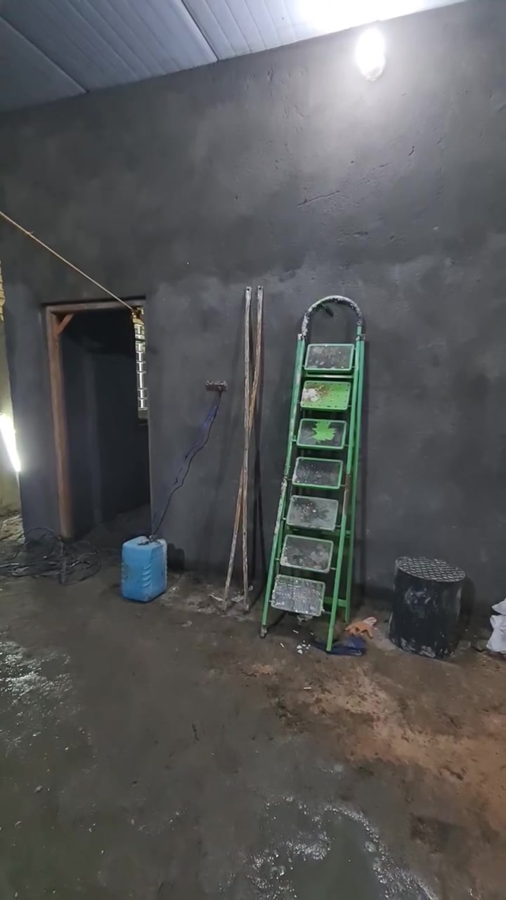 مقابيل حي الشرطه الجديد بناء حديث٠/ 2024 / مساحت البيت /250/ متر ثالث بيت عن الركن فرع بيت عويد المصاليخ البيت يتكون من غرفتين وصاله ومكعد مطبخ ديوانيه وحوش كبير يتسع ليسيارتين للتصال او الاستفسار/
*********** / ***********
