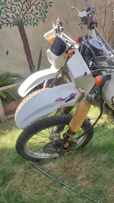 سلام عليكم شباب من/رخصت المدير /ثنين قفازات البيع بس متروكات يابانيات حجم المكينه وحده 250/وحده 200/***********مكلف بل نشر
