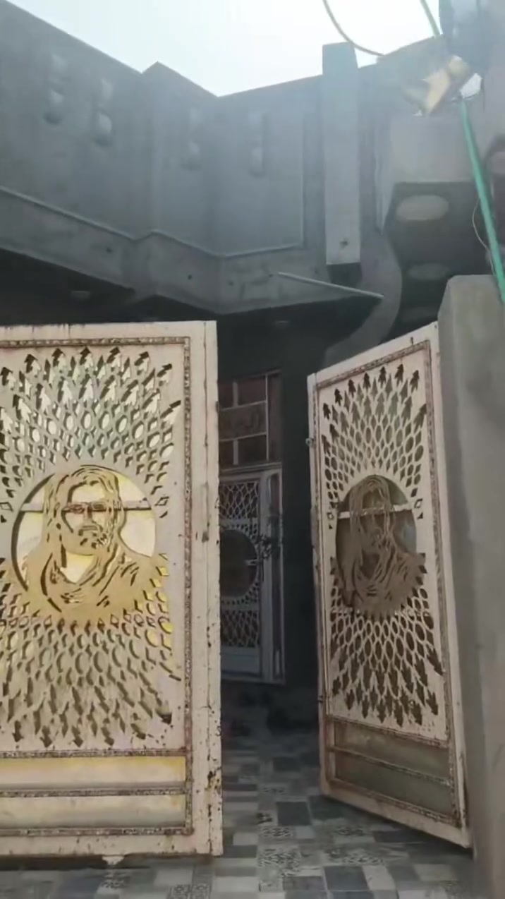 بيت اللبيع مكان ورا جسر البدعه
مساحه 200 
صحيات  خارجي وداخليه 
ستقبال ٧×٤
الصاله ٨×٤
٢غرف نوم 
الواجهيه ١٠
المطبخ ٦×٥
السعر ٦٩ وبيه مجال
لاستفسار *********** 
ما متواجد خاص
