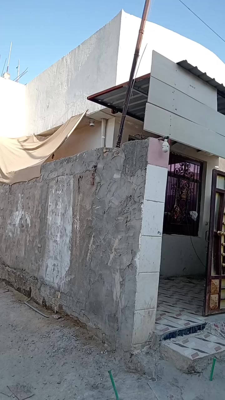 السلام عليكم
للبيع
دار طابو زراعي. بناء جيد جدا
المساحه. 100 م. واجهه. 5 م
طابقين. 2 غرفة نوم وصاله ومطبخ وكليدور و٢ مجمعات صحيه
حي الصحه. خلف مسبح السندباد القديم
للاستفسار. ***********.. ***********
عقارات عين الأسد
حي الصحه. شارع الكورنيش. قرب المسبح الأولمبي
ابو فاطمه الكلابي
