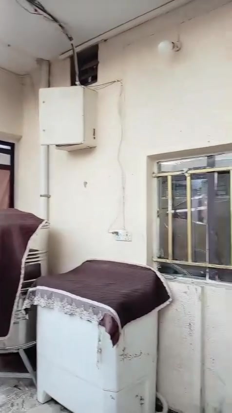 بيت للبيع 100 متر واجهه 8 ونزال 12 في حي العسكري 5 دونم خلف حسينية الصادقين يبعد عن الشارع 50 متر
غرفه وحده واستقبال وصاله ومطبخ وحمام
للاستفسار الاتصال على الرقم ‭***********‬

مكلف بالنشر
