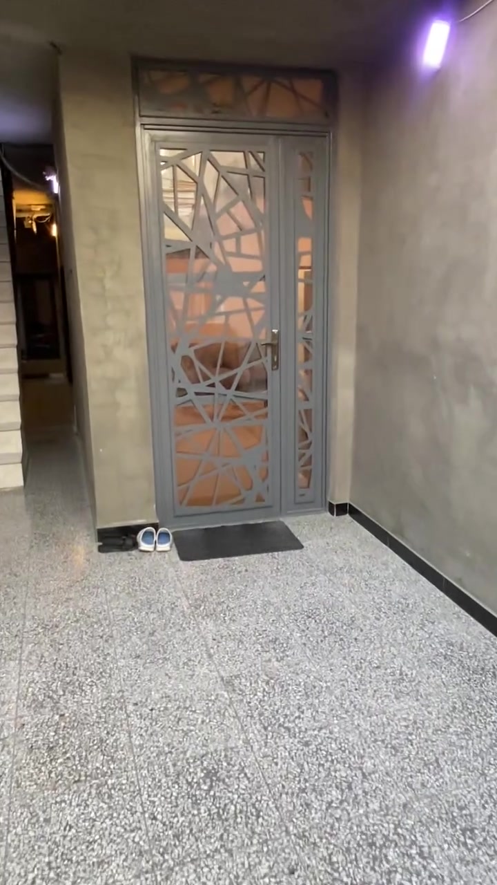 سلام عليكم بيت للبيع الزعفرانيه شارع المعد خلف مجمع الشام الطبي ومرطبات رنوش مساحه البيت 130 واقع حال نزال 22
رقم ***********
