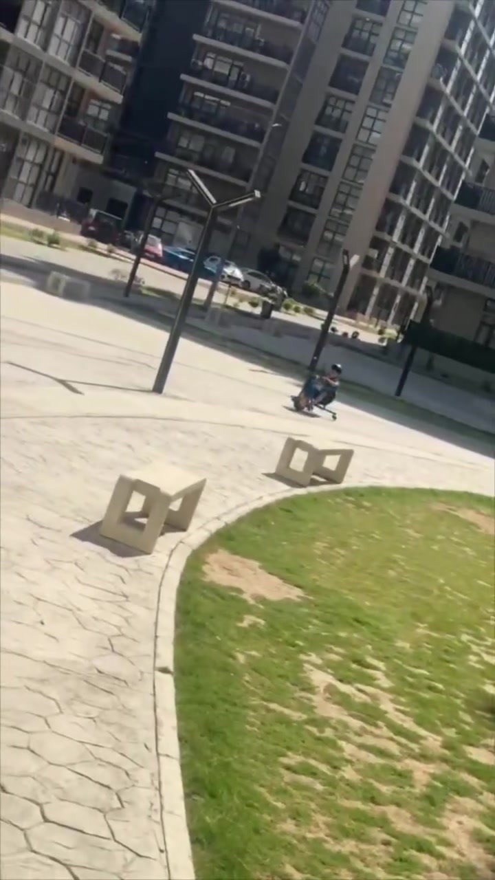 سكوتر درفت شحن الحجم الكبير للبيع
مع كامل ملحقاته خالي من اي عطل استخدام اسبوعين فقط 

للاستفسار واتساب ***********
