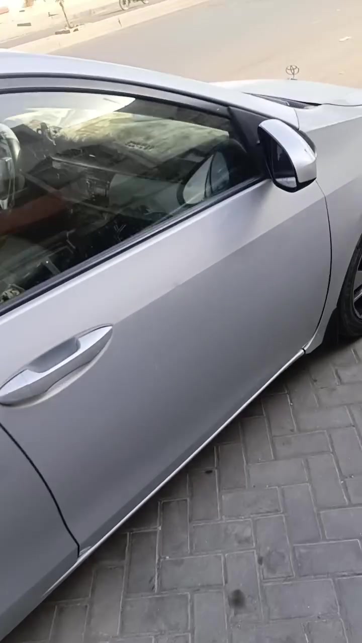 كورلا موديل 2015 رايدها 90ورقه وبيها مجال مكاني بغداد تحويل وين ميعجبك رقم نكليزي رقمي ***********
