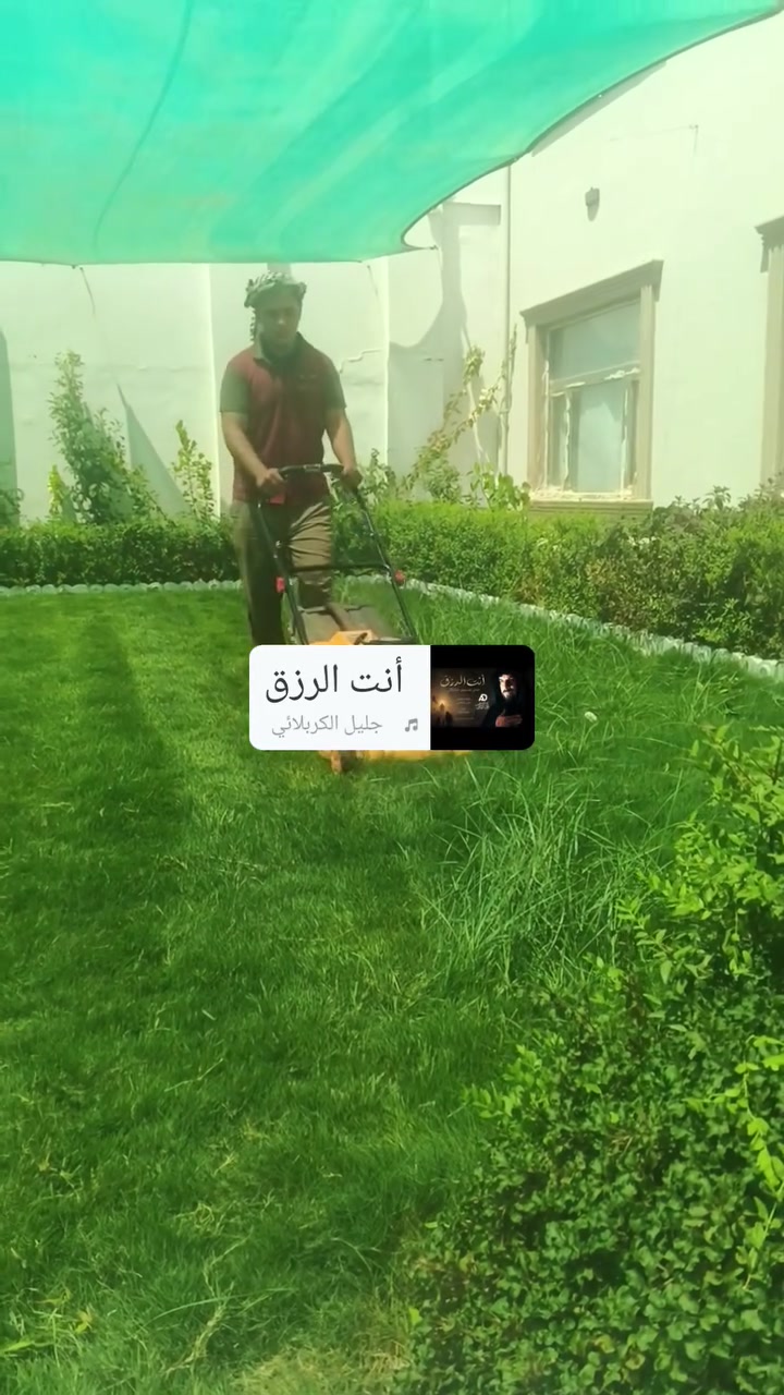 محمد ديكورات الحدائق وادامه الحديقه قص ثيل وتقليم الشجار يوجد لدي ثيل وطين وزميج القاسم *********** 
اسعار مناسبه. ***********
