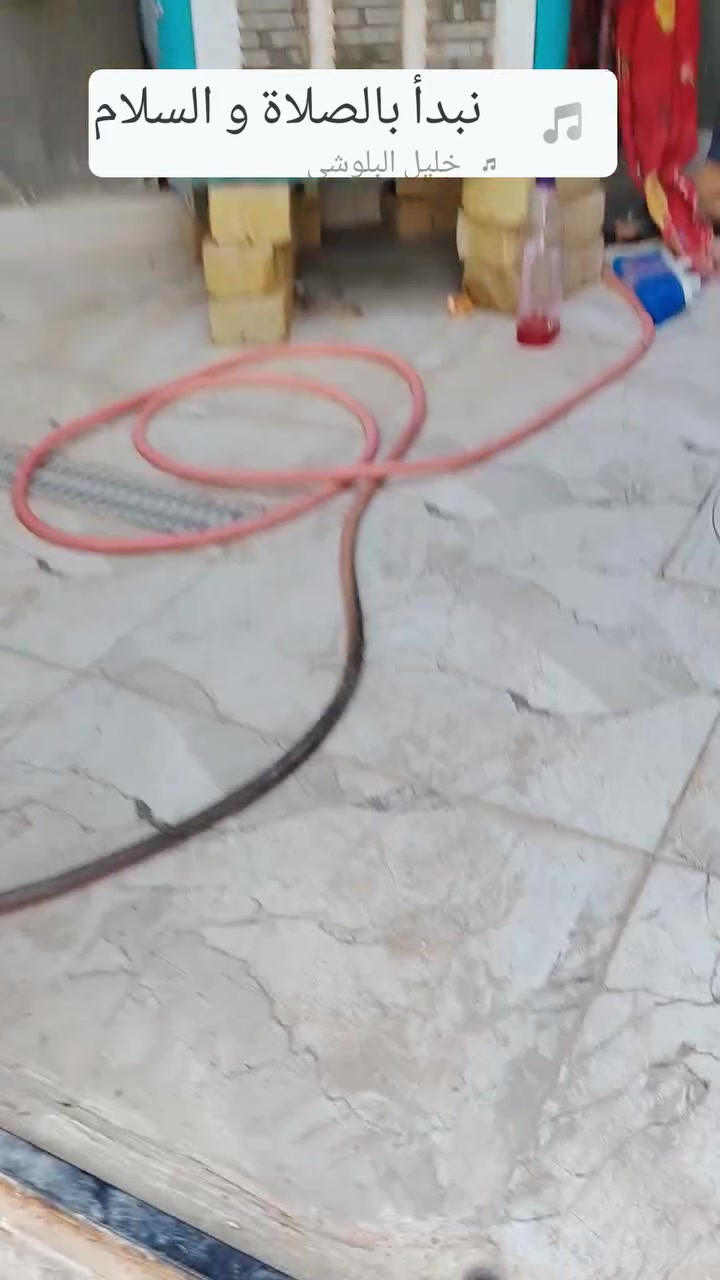 يعلن مكتب الياقوت للوساطة العقارية عن وجود دار للبيع طابو صرف مساحه ١٠٠م طابق واحد غرفة وصالة ومطبخ وأستقبال وتخاريج صب مسلح اساس وسقف حي الموظفين خلف المعارض البيت عايز بورگ وبيتونة وتشاريف السعر ٦٥ مليون مع المجال للاستفسار الاتصال على الرقم *********** واتساب ابو مسلم الكعبي او مراجعة مكتب الياقوت للوساطة العقارية ميلاد شارع مزرعة سيد علي قرب طريق الجنة @إشارة
