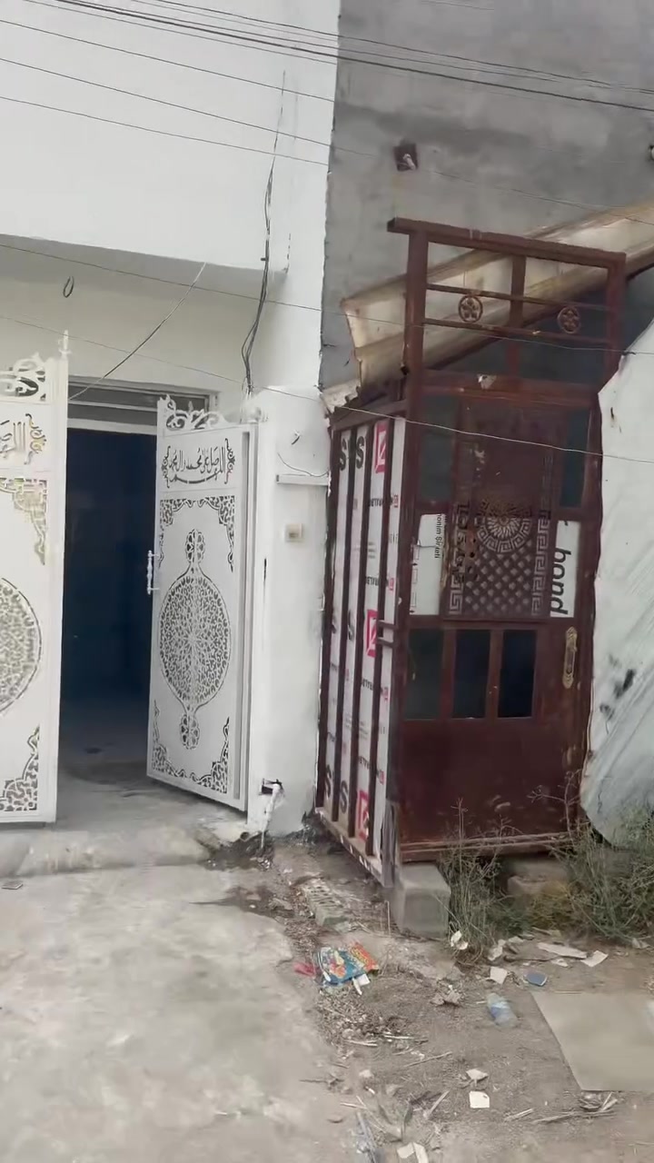بيت للبيع مساحه 60 متر 🅰️وقف🅰️
طابقين غرفتين وصاله  وحولي وخدمات جاهز وفارغ حاليا ***********
واتساب او اتصال 
للمعلومات البيت خلف حامع حجي صبر
