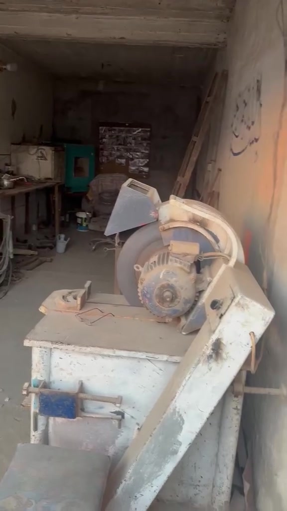 سلام عليكم محل كامل للبيع  مع مولد دويز  ابو صاروخ 5 بستم  62 كيفي    موقع بسمايه  
***********
