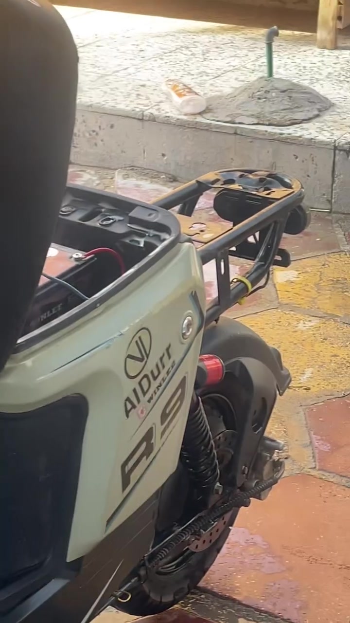 للبيع R9  ٢٩٥ وبيهه مجال مكاني بصره ابي الخصيب ***********.جاهزه من كلشي بطاريات حجم 16 جديدات وينلي نقص تاير  تنفيس قليل ، وشاحنه فقط.  شرط الفحص أنطيك إياها مفوله شحن وتفحصهه جميع كهربائيات شغاله
