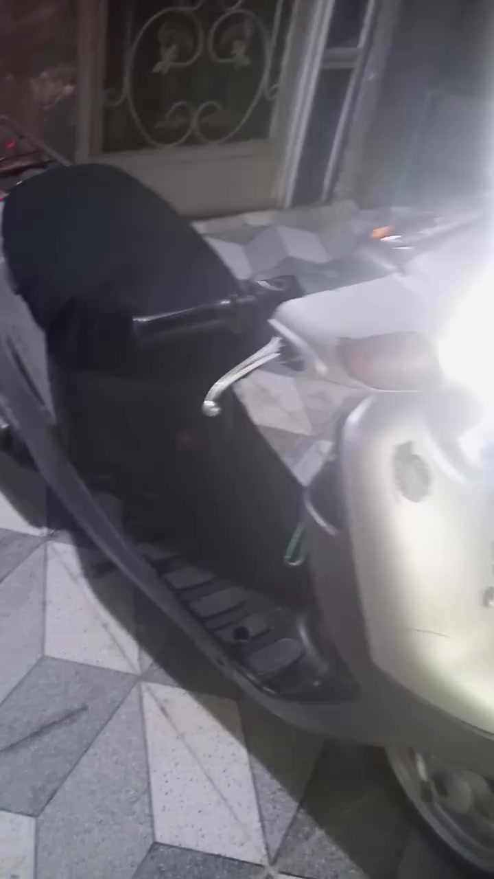سلام عليكم ورحمة الله وبركاتو 

دراجه بطه للبيع السعر خاص 

دراجه شغاله سلف هندر وكهرباء كله شغاله

ولعنوان بابل مسيب سده الهنديه 

ولستفسار هاذ الرقم ***********
