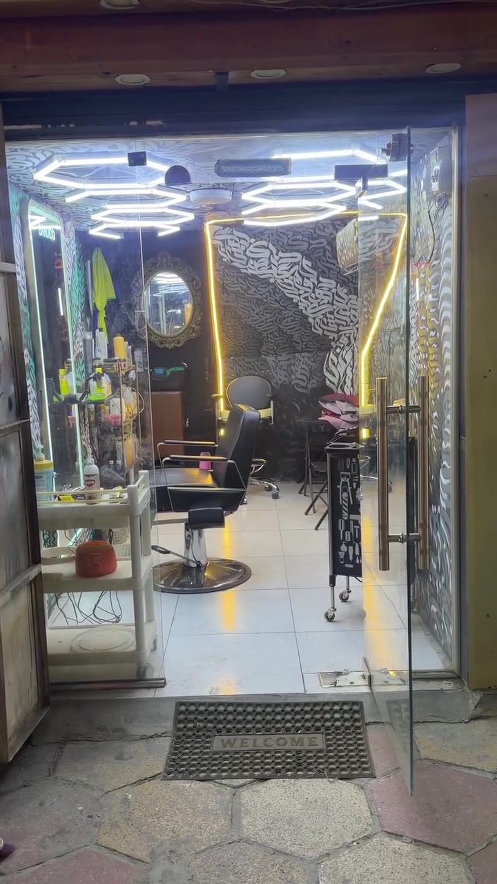 االمحل للبيع بسعر مليونين وبي مجال للتواصل ***********
