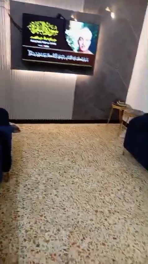 سلام عليكم بيت لل بيع مساحه ١٠٠ متر بنا حديث منطقه شوهدا البياع سعر لبيت مناسب جدن ول اثاث الي داخل البيت للبيع 
تواصل ***********

