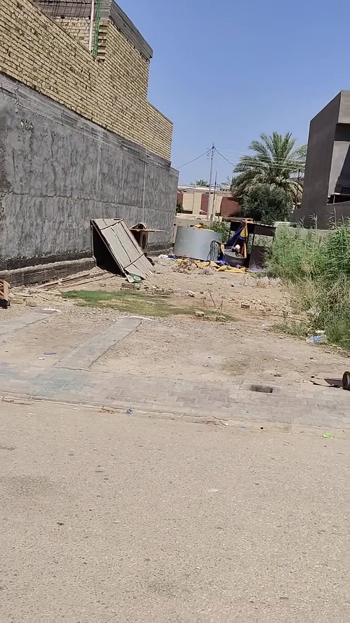 قطعة أرض للبيع طابو صرف المساحة 200 متر طويريج حي الضياط كافه الخدمات يمه التفاصيل اكثر الاتصال ***********
