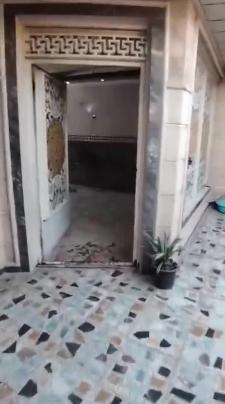 بيت للبيع طابو مساحته ٢٠٠م يحتوي على ست غرف نوم العنوان العبيدي الشهداء الثالثه الاستفسار***********
