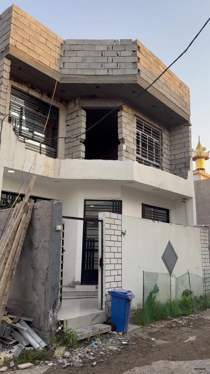 دار للبيع مساحه 100 واجها 7 ونص يحتوي على ٣ غرف نوم ومطبخ َاستبقال وصحيات
الطابق الأول كامل فول الطابق الثاني هيكل تريده كامل تريده ع وضعه
***********
