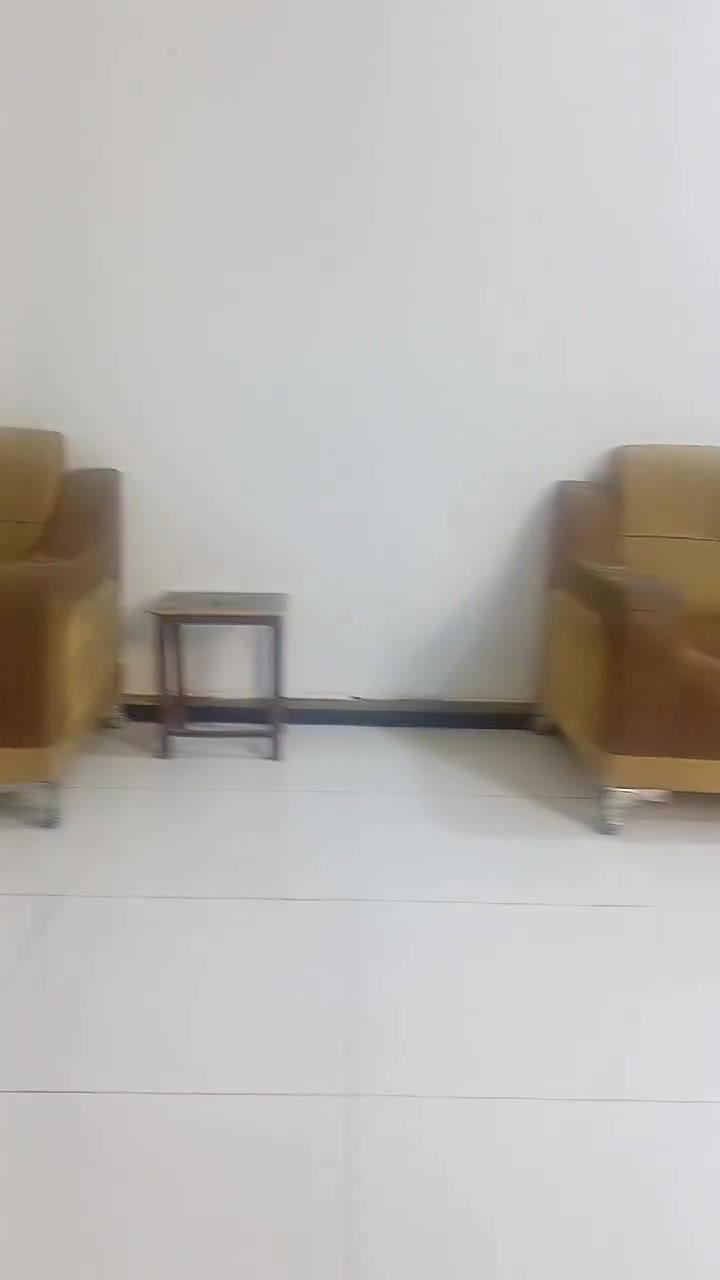 طخم عباره عن قنفتين وكرسيين مستعمل السعر100واتس اب ***********
