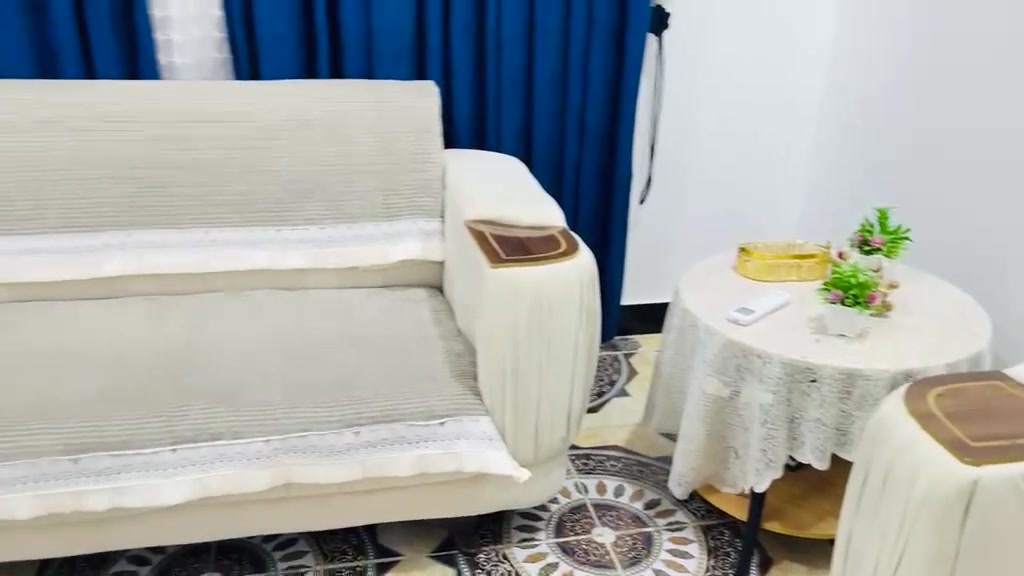 تخم جديد • نجاره قوي • ١٠ مقاعد
