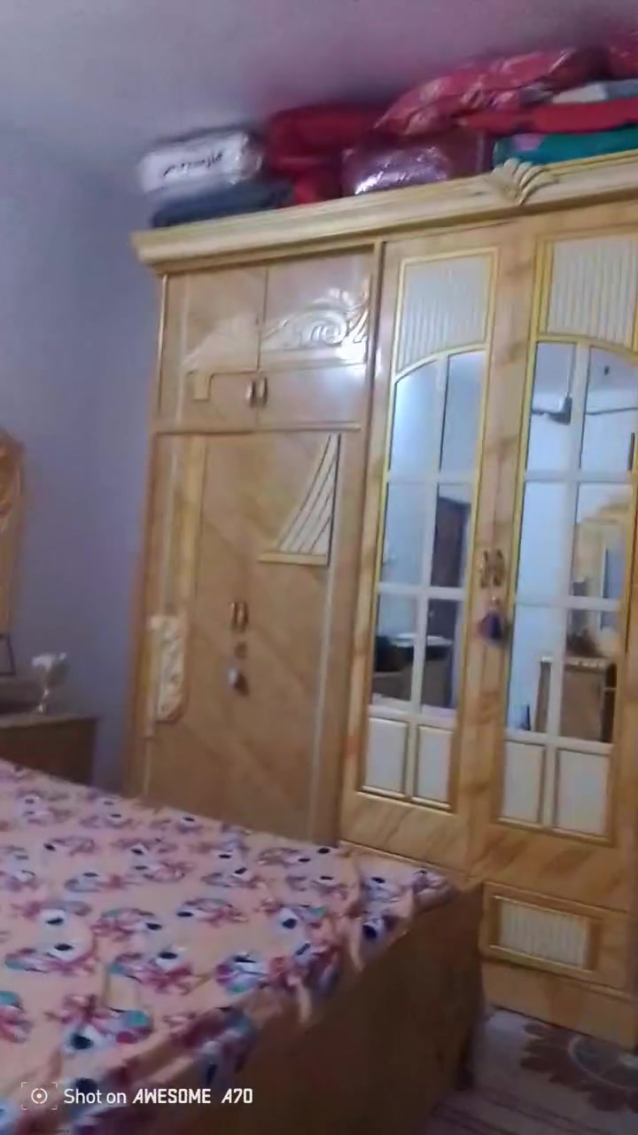 السلام عليكم غرفه نوم  للبيع ام 6بيبان قاطين  السعر 850 وبيها مجال  الرقم *********** المكان الرفاعي
