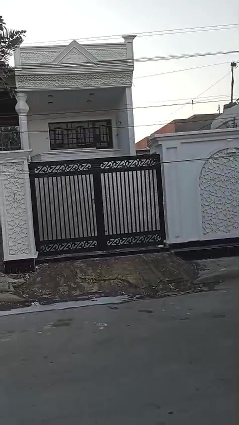 سلام عليكم دار البيع مساحه ١٥٠+واقع حال٤٥ بوب الشام شارع المشاخي ٨فرع يحتوي 3غرف استقبل مطبخ 2حار بارد صحيات3سعر160قابل تفاؤض استفسار ***********
