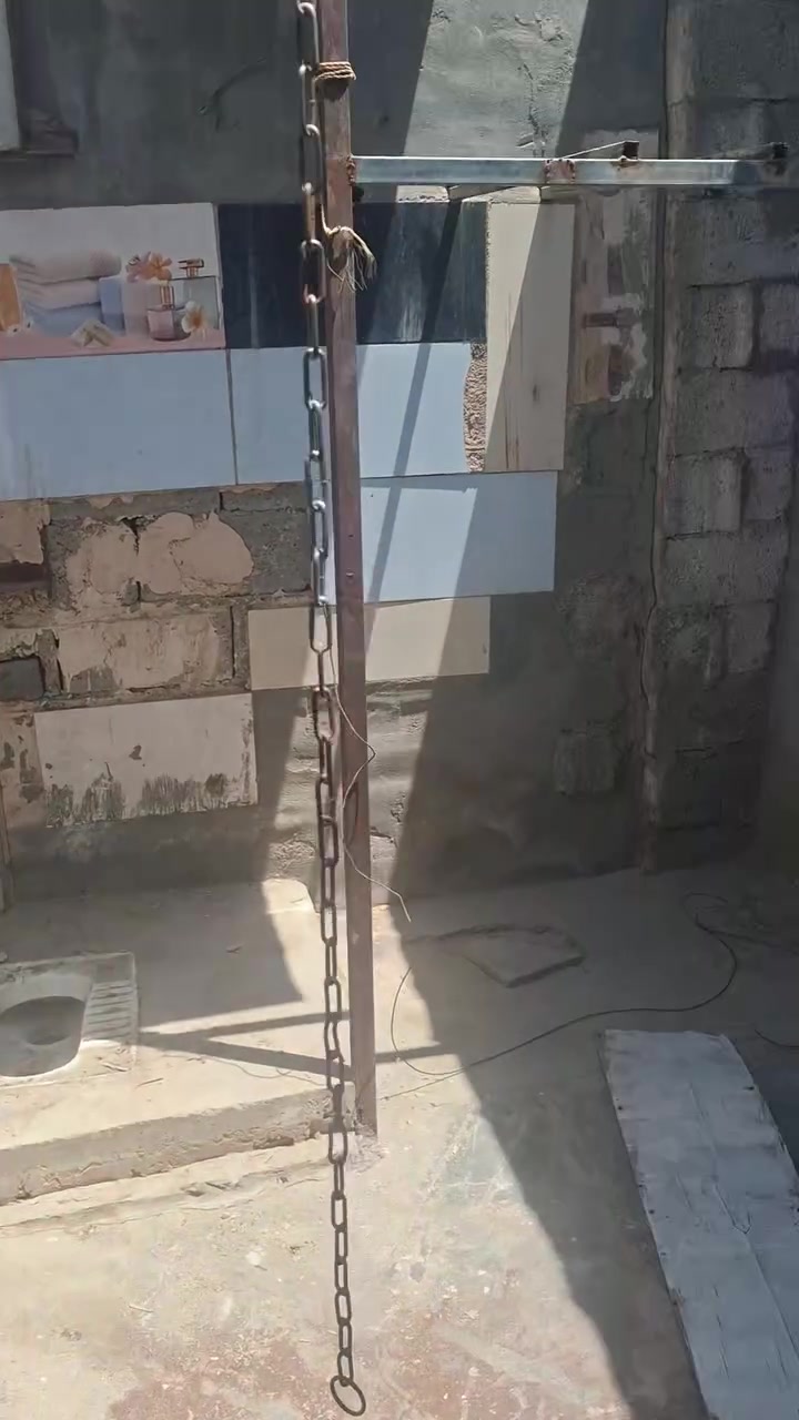 مشتمل للبيع مكان على الشارع العام مقابيل مدرسة العابد للتصال ***********
