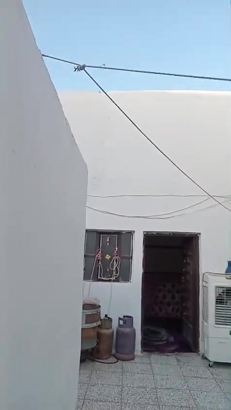 دار للبيع مكان نجف الاشرف شارع فاصل بين حي شرطه وثوره ٨٠متر تفاصيل اكثر على هذا رقم ***********
