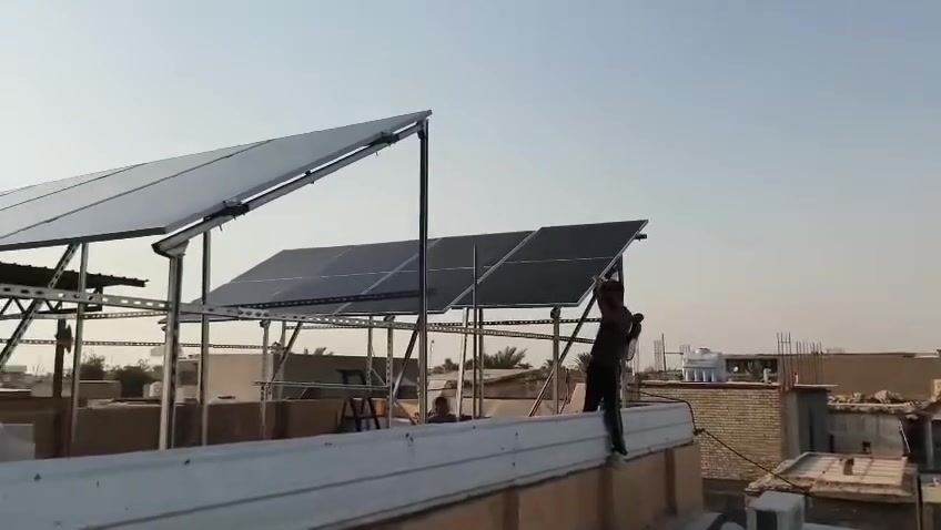 ☀️ تنفيذ منظومة طاقة شمسية متكاملة ⚡
تم بحمد الله تنفيذ منظومة طاقة شمسية في قضاء الصويرة – كوزمتك ميم، ٣٠ امبير نهاري ٣٠ امبير ليلي
🔹 12 لوح شمسي Jinko قدرة 720 واط للوح
🔹 3 سكرجات، كل سكرج يحمل 4 ألواح
🔹 إنفيرتر Felsite قدرة 12 كيلوواط
🔹 بطاريات Felsite سعة 16 كيلوواط
🔹 بوردات حماية عدد 2
🔹 هيكل حديد ميكانو سماكة 2 ملم
🔹 تنفيذ وتركيب باحترافية لضمان أفضل أداء واستقرار للمنظومة.
🌞 الطاقة الشمسية… استثمار للمستقبل وتوفير في استهلاك الكهرباء.
ضمان خمس سنوات
📍 الموقع: قضاء الصويرة – كوزمتك ميم

العبدلي للطاقة الشمسية
⚡ حلول طاقة نظيفة وموثوقة ⚡
***********
