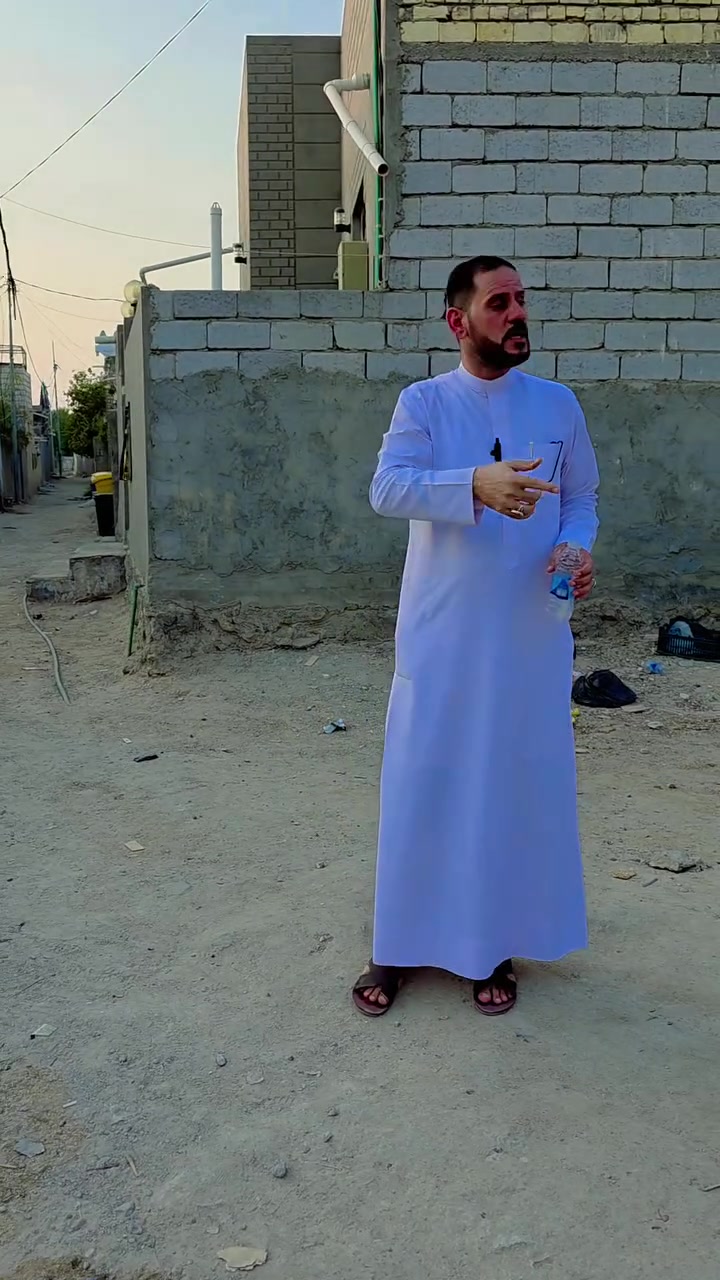 اللهم صل 🙏 🙏 🙏 على محمد وآل محمد 
عرصه للبيع المساحه 
100متر مربع ⬛️ ⬛️ ⬛️ 
الموقع 🕸 🕸 🕸 
خلف يوم بيوم 
قريبه جدا للشارع القادسيه 
نجف مشخاب 
الاستفسار اكثر 
***********
//////مرقم بل البلديه///////
@إشارة

