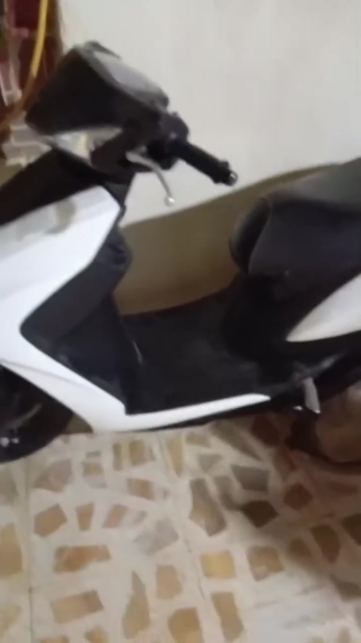 ال السلام عليكم دراجه للبيع سكنس هواشه مكان غرف شراي بخير يدلل سعر خاص الرقم ***********
