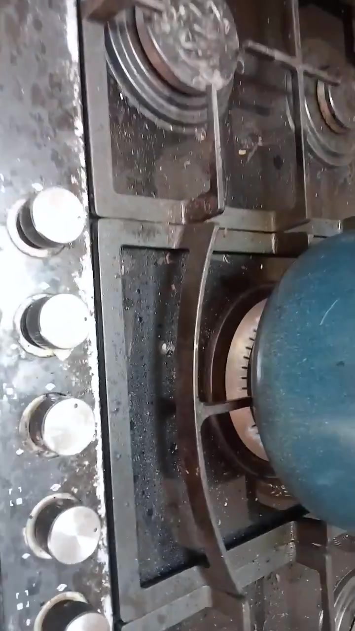 لبيع طباخ ايطالي زجاج معه لكاونتر سعره ميه وبيه مجال بسيط ومياه ثاني استيل سعره 60وبيه مجال هاذه رقمي *********** شراي يتصل ولمو شراي ليتصل
