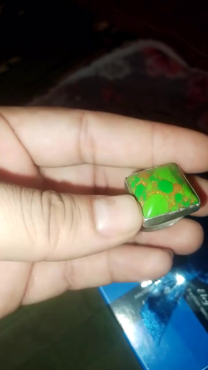 نوادر خاتم فيروز تفاحي مرتب تحفه نضيف صياغه فضه 925 بيع ولا عدك .ب 2 محابس راوسك لا عجبني
