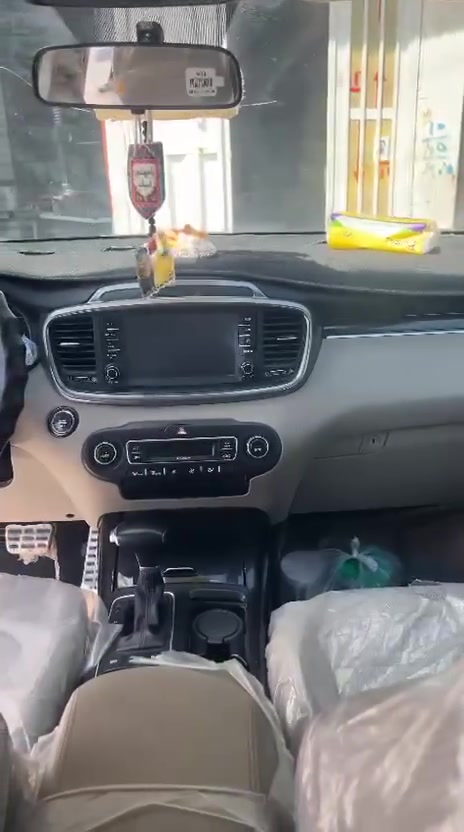 سياره سورنتو موديل ٢٠١٨ سياره جديده سته سلندر ماشيه ٨٢ فول واحد على واحد كفاله عامه بيهه بارد بسيط موجود سونارها بالصوره سعرها ٢٣٠ وبيها مجال بسيط الإتصال ***********
