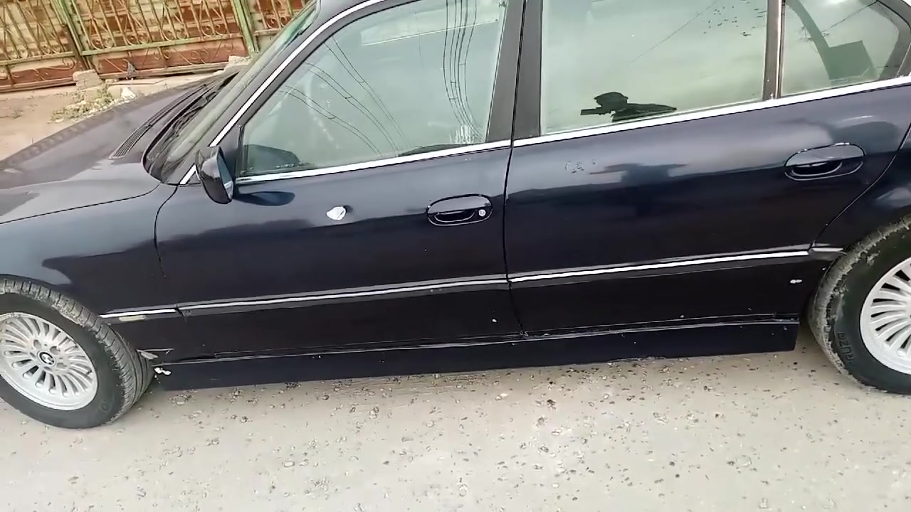 السلام عليكم BMW كاسحه موديل 94 حجم 740 محرك 8سلندر كير تمساح محرك وكير خير من الله لا تنقيص لا تبخير رقمه بغداد نكليزي بسمي  لو حبري لابيهه خياس ولاضربه يحتاجله بعض ترتيبات تجي وشوف اني شداله شاشه كامره خلفيه صدر اماي كله جديد من عده دبلات فيت بم جديد اصلي بلادي مالهه باتري جديد زوج تايرات امامي جديد السعر 42وبيهه مجال بصيط العنوان بغداد الغزاليه او شعله رقم هاتف ***********
