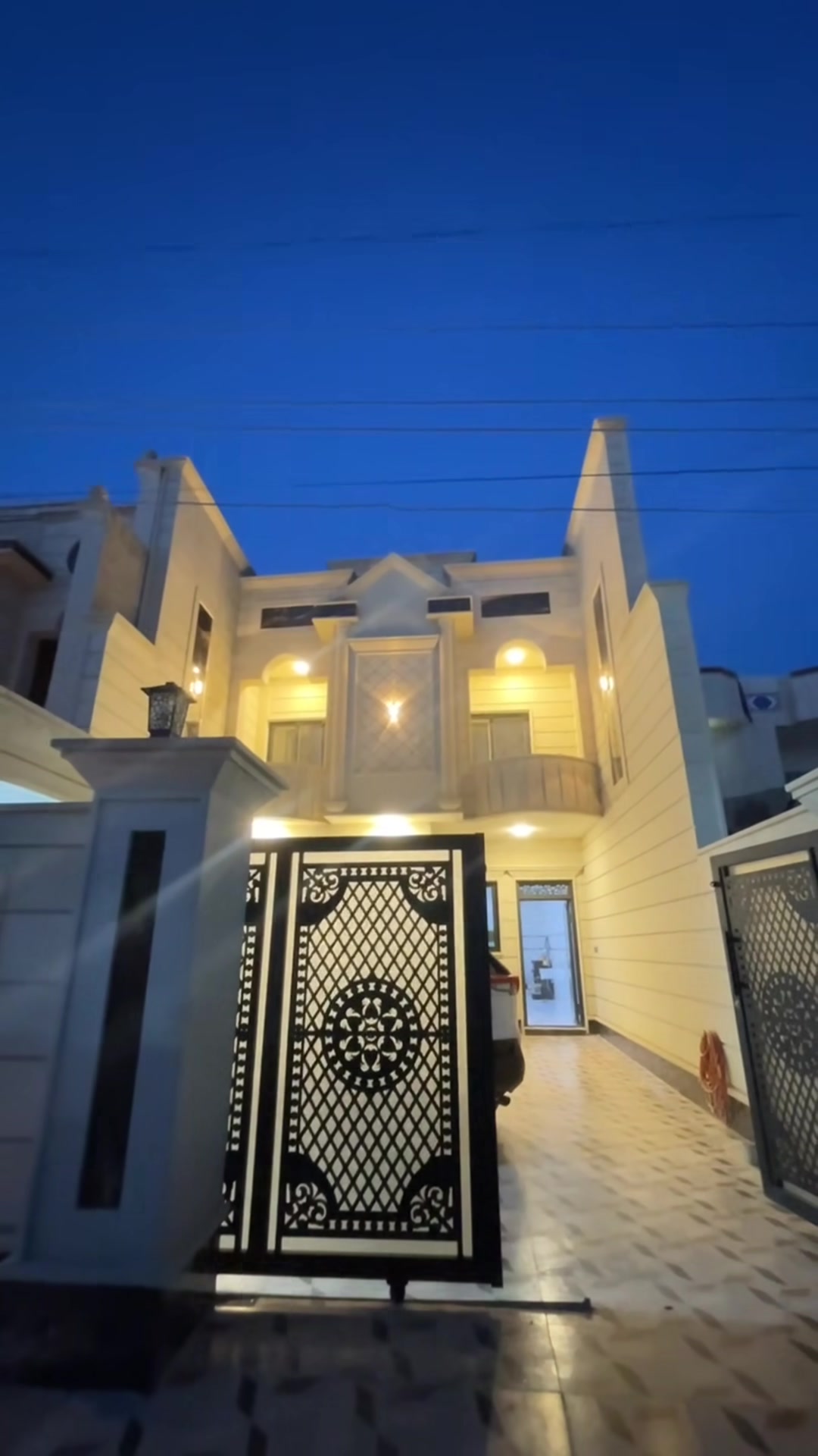 دار  للبيع في القادسية 
حي الجامعة خلف التجاري ثاني فرع
200متر 
واجهة7اله نزال 30
شارع15
طابقين 4غرف نوم وصاله 
بناء درجـة اولـئ
الواجهة حجر اخضر سقوف سحب مغربي
لمزيد من المعلومات يرجى مراجعة 
مكتب النخبة للاستثمار العقاري📍
او الاتصال 
***********
