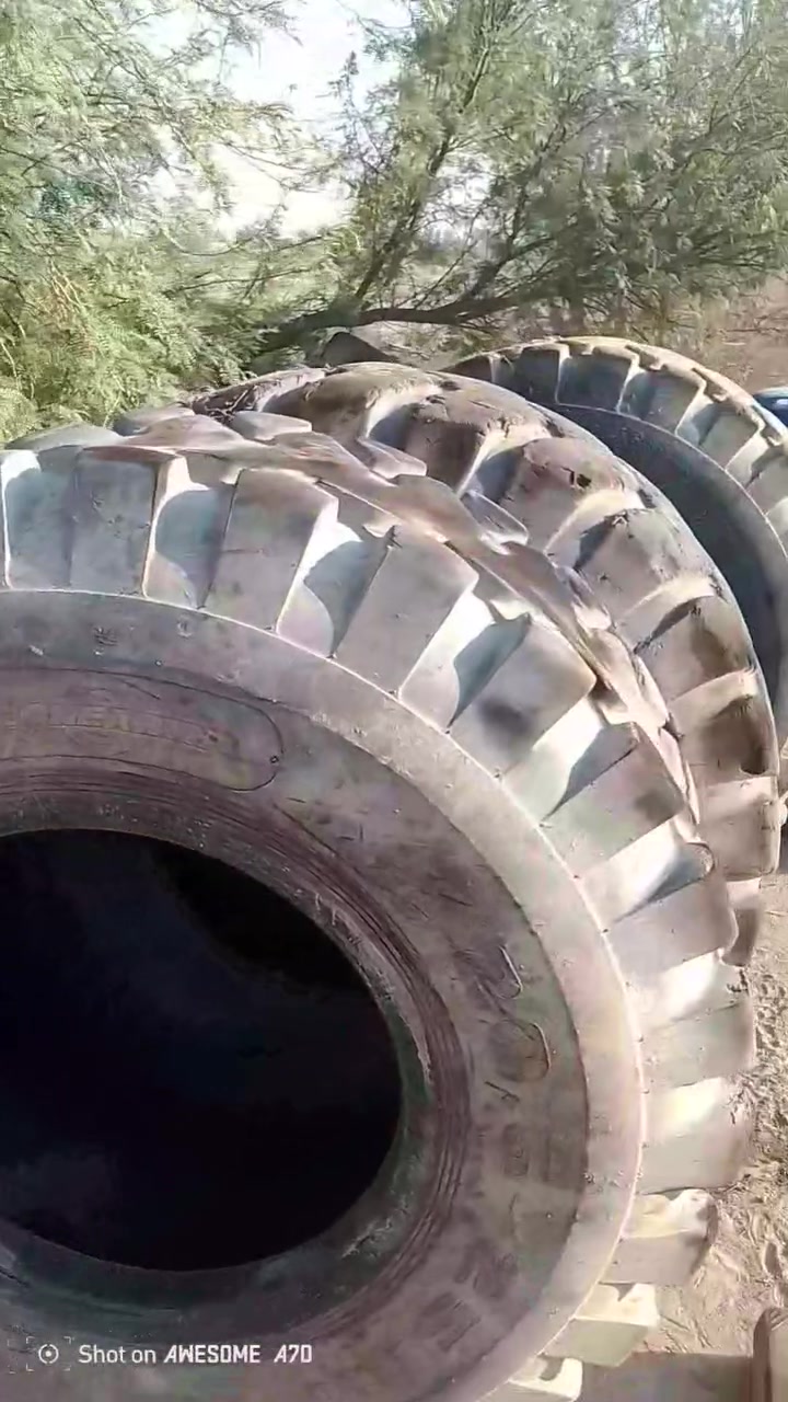 السلام عليكم تايرات للبيع مال80 السعر مليون ***********

