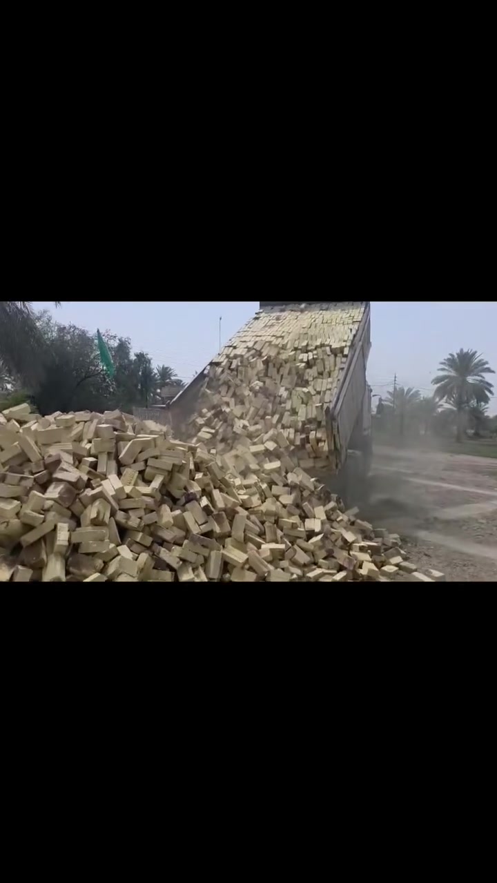 يالله السلام عليكم 
تجهيز اجود انواع طابوق العادي
وطابوق جمهوري درجه اولى 
العدد مضبوط امانه الله ورسوله مع الزياده 
طابوك الشوملي شرط لون وقوه وقالب 
للتواصل ع الرقم يوجد واتساب 
*********** احمد
