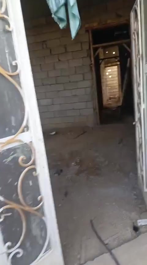 السلام عليكم بيت للبيع نزلت شارع البغدادي يبعد عن الشارع  400 متر المساحه 165 متر سعره بلاش مناسب جدا للاستفسار مراجعه مكتب عامر للعقار نزلت حسينيه أو التصال على الرقام التاليه ***********او ***********
