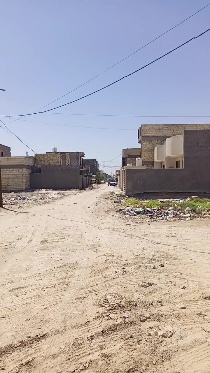 السلام عليكم ورحمة الله وبركاته قطعه للبيع موقع سكله حجي شامل 300متر ترهم 3قطع ***********
