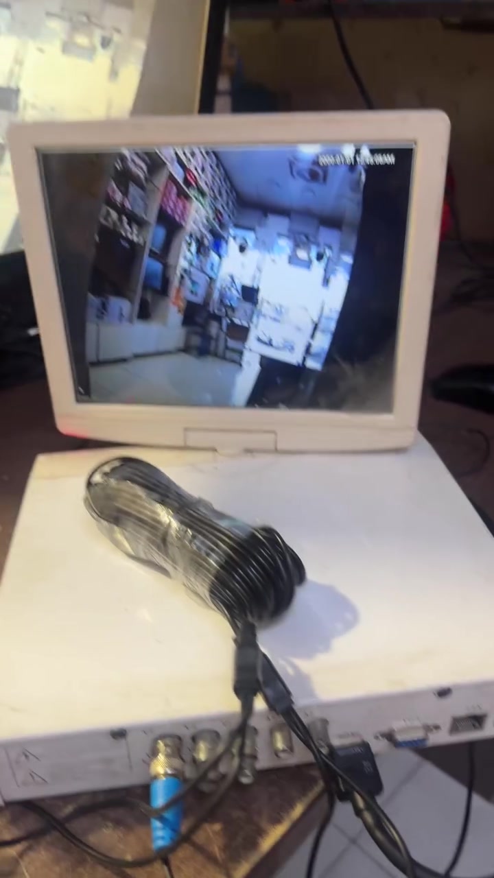 ٣ كاميرات • شاشة • جهاز تسجيل