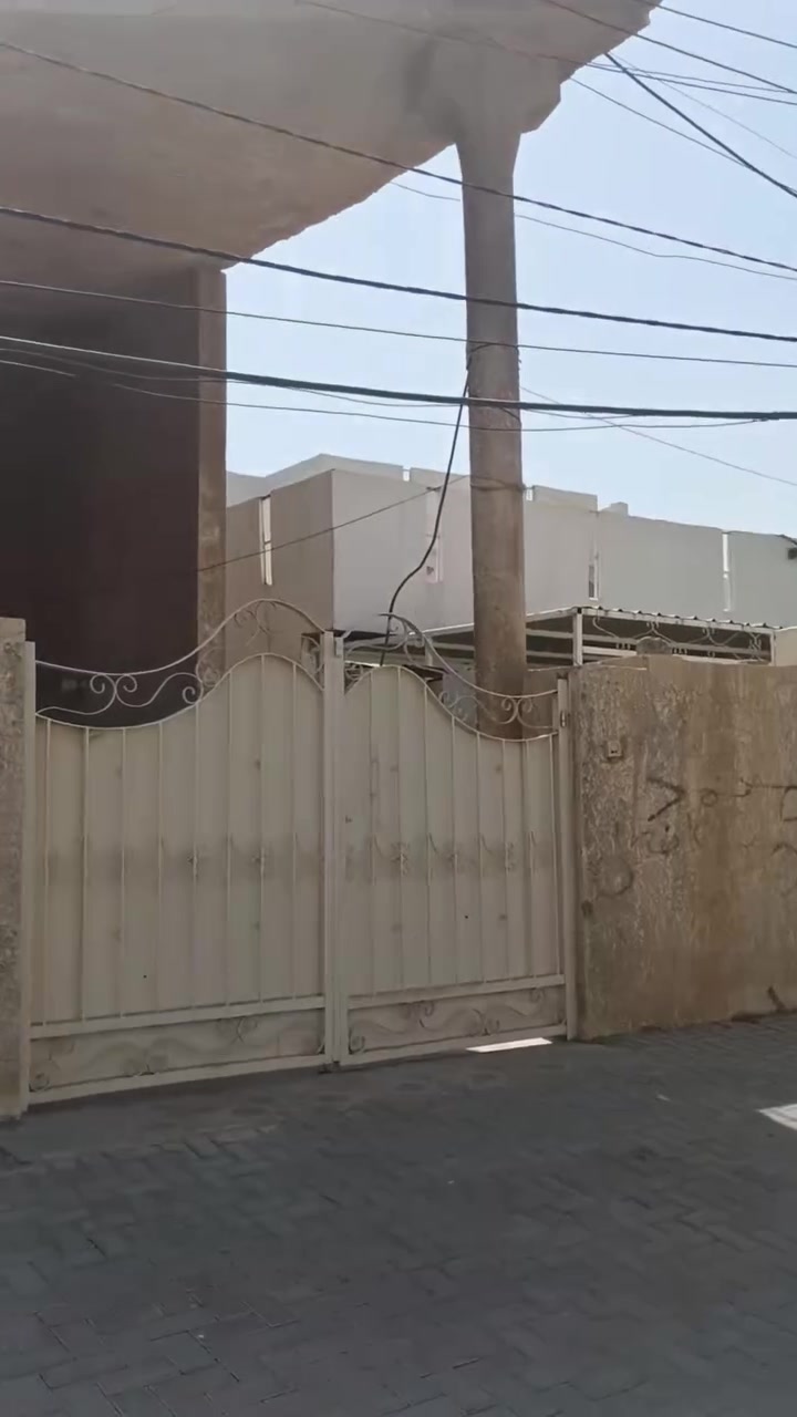 #دار_تجاري_للبيع_الاربعين ⛩️
#دار ركن 270 متر شارع الاربعين #مقابل مستشفى التوفيق الاهلي #ومدينة اللعاب يعتبر قطعة 
#تجارية مكتب الشام للعقار 
***********
***********
